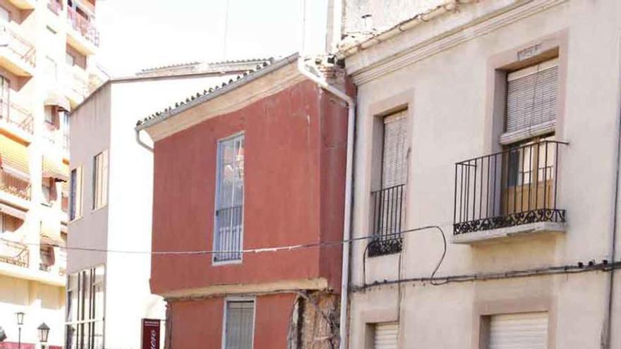 Las ventas de los comercios de El Riego caen a la mitad tras el corte de tráfico