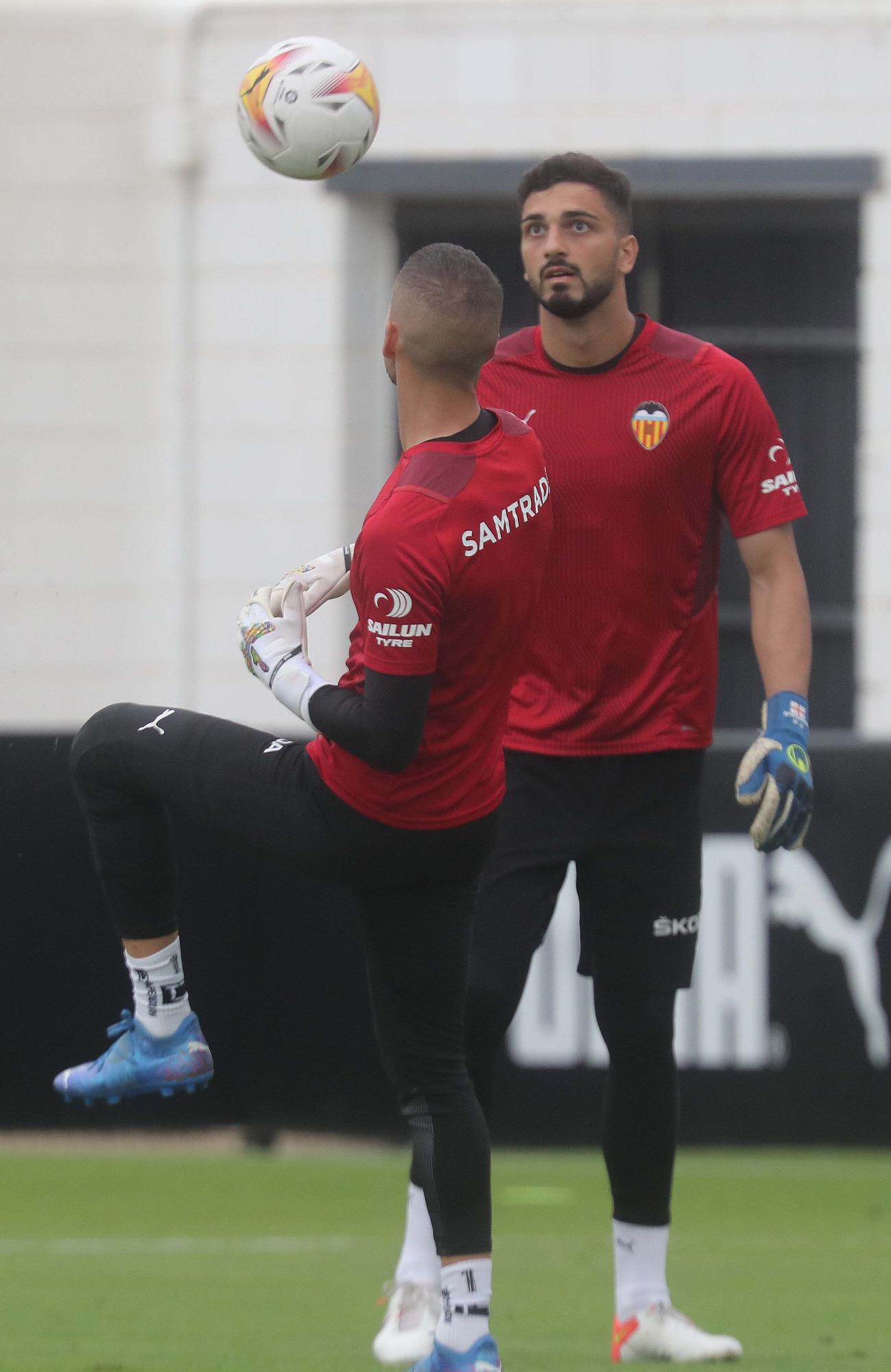 Entrenamiento del Valencia antes del encuentro frente al Athletic de Bilbao