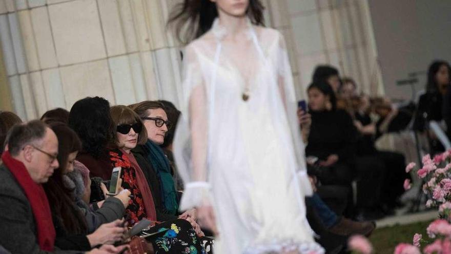 Modelos de Tory Burch desfilan en la Semana de la Moda de Nueva York.