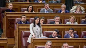 La presidenta de Cs, Inés Arrimadas, en una sesión plenaria, en el Congreso de los Diputados, a 15 de diciembre de 2022.