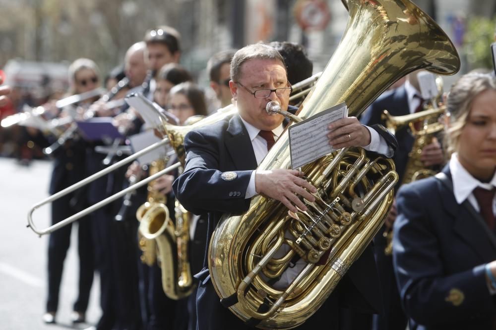 Entrada de bandas de música en el centro de Valencia