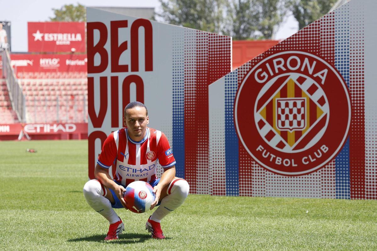 Les imatges de les presentacions dels nous jugadors del Girona FC Morante i Izan