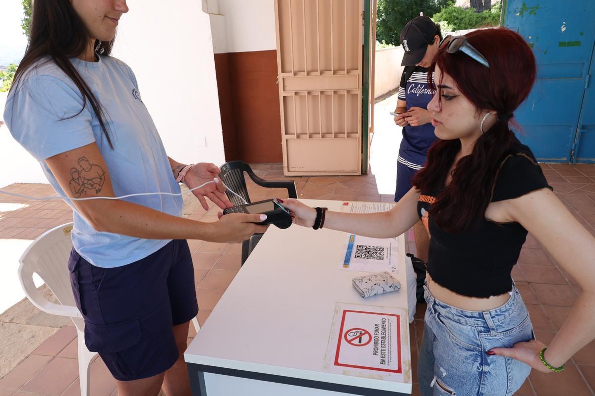 El acceso se realiza a través de un lector de QR