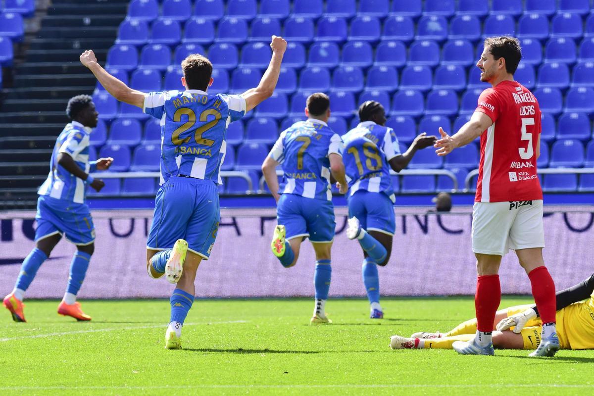 Fabril 3 - 0 UD Ourense: las puertas de bronce se abren para el filial blanquiazul