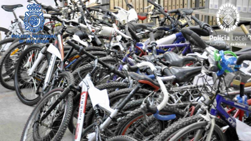 Bicicletas en el depósito municipal de vehículos de Son Toells.