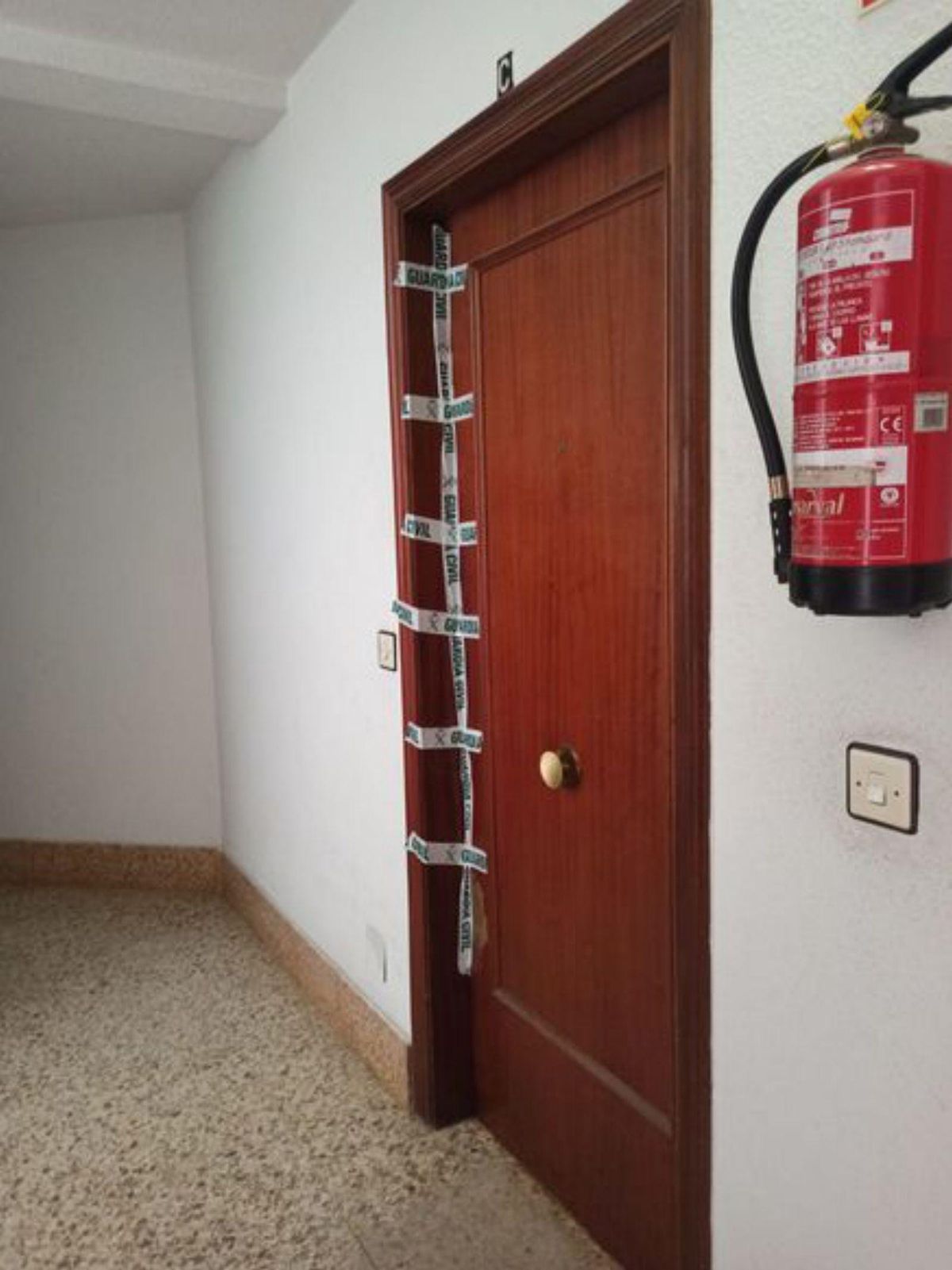 Detienen en Grado al hijo de una mujer que murió en una caída tras una discusión