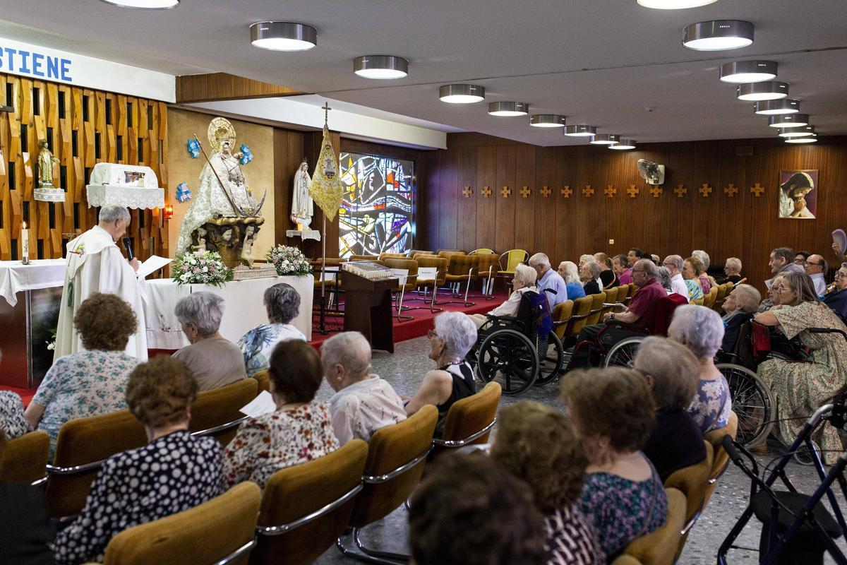 La Virgen de la Montaña en la Residencia Cervantes de Cáceres