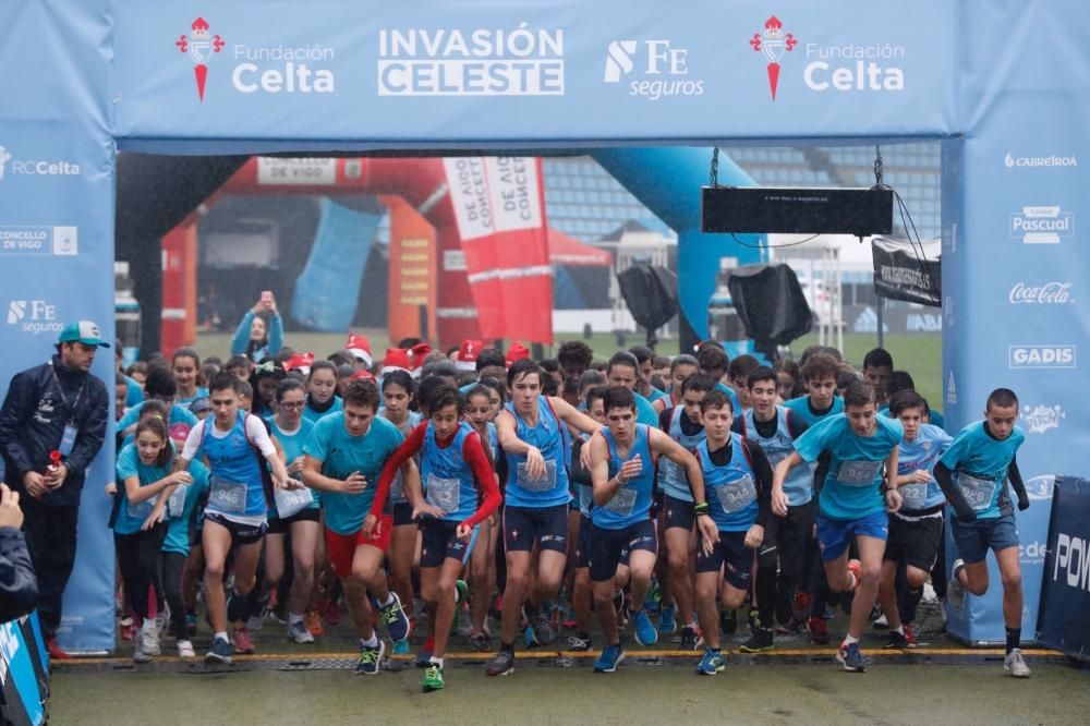 Pequeños y mayores disfrutaron en el entorno del estadio de Balaídos de una de las carreras populares más queridas del calendario vigués.