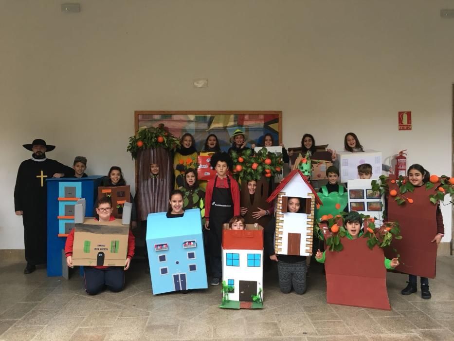 El colegio Sant Pere se inspira en sus 50 años para celebrar el carnaval