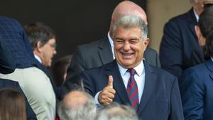 Cronologia de Laporta i les seves reaccions a la tornada de Messi: de la sorpresa a l’estàtua