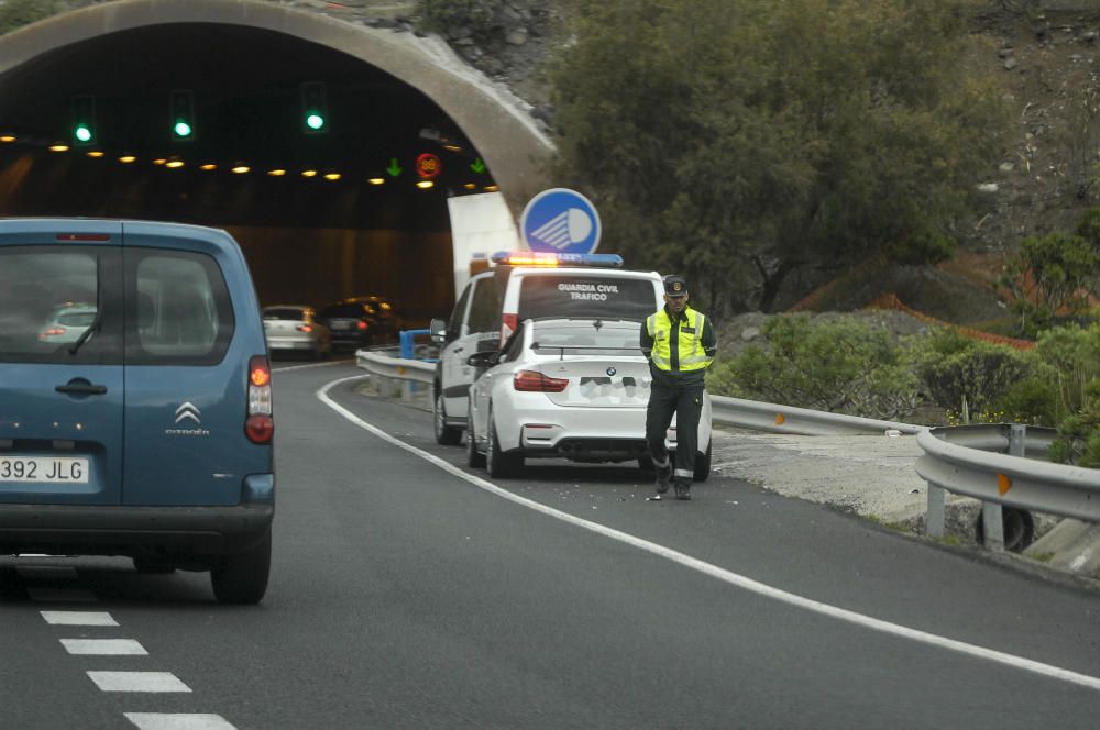 Las Palmas de Gran Canaria. Control de la Guardia Civil que paró a Sergio Araujo en el punto kilométrico 5 de la Gran Canaria - 3 antes de las 10.00 horas.