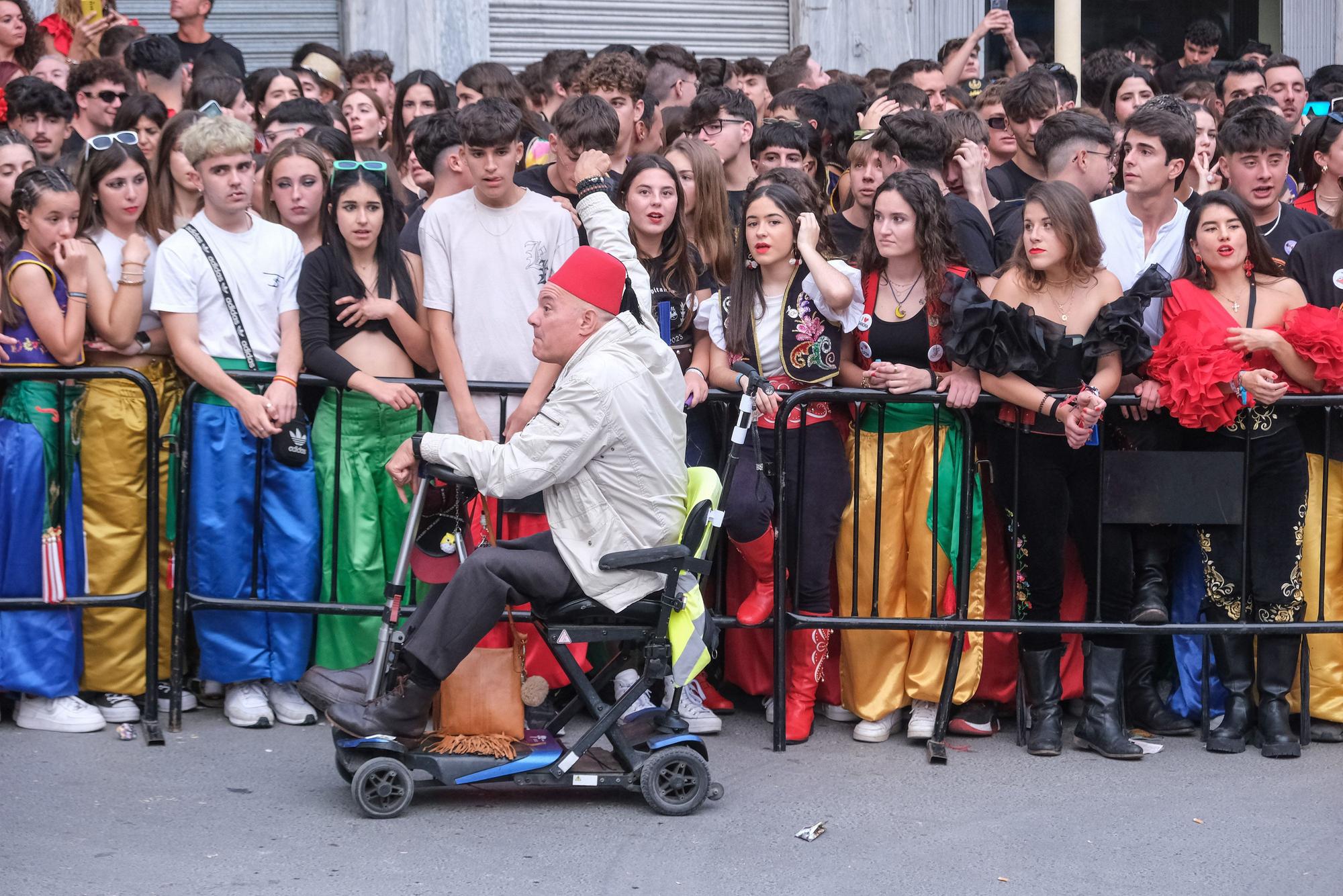 ¡Elda ya está en fiestas! Así ha sido la Entrada de bandas y el pasodoble "Idella"