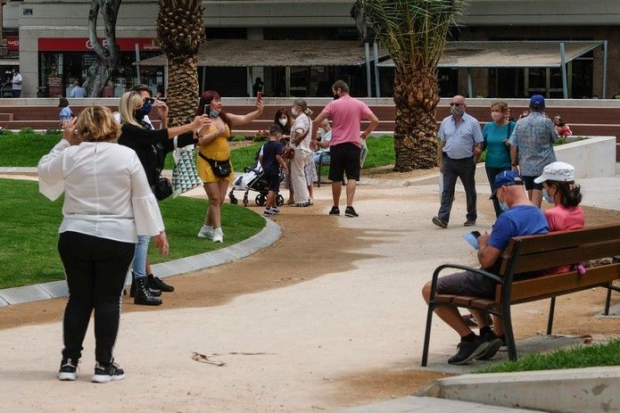 La renovada Plaza de España se llena de visitantes