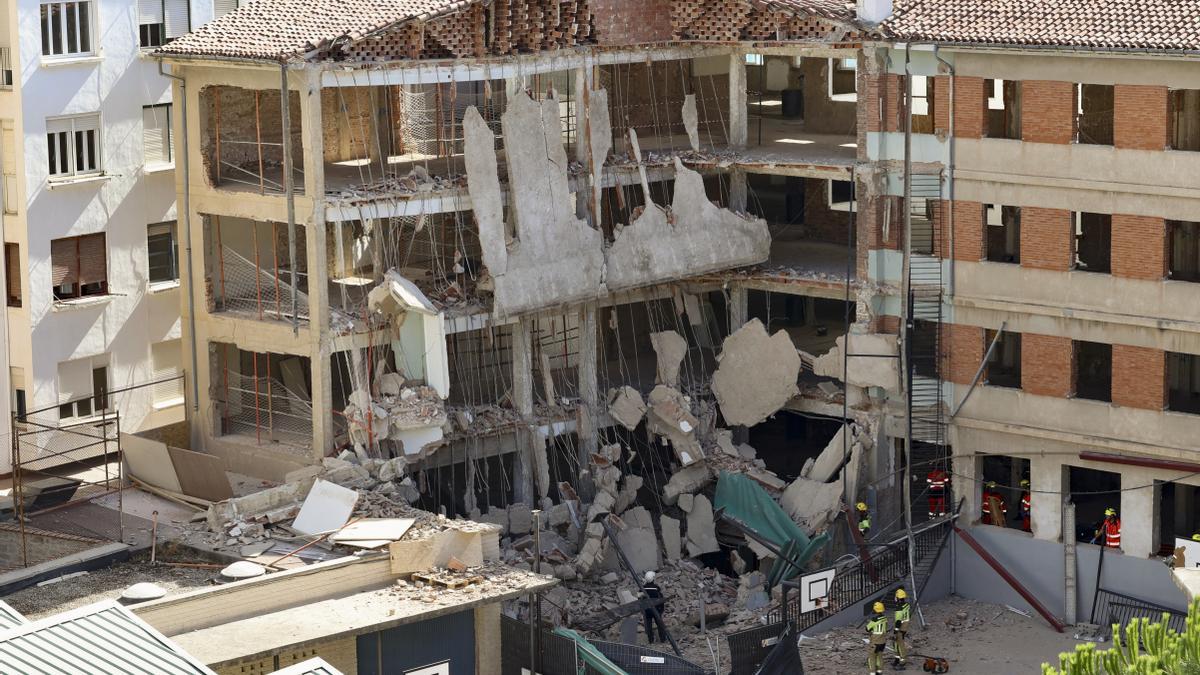 Encuentran sin vida al obrero sepultado tras el derrumbe de un colegio