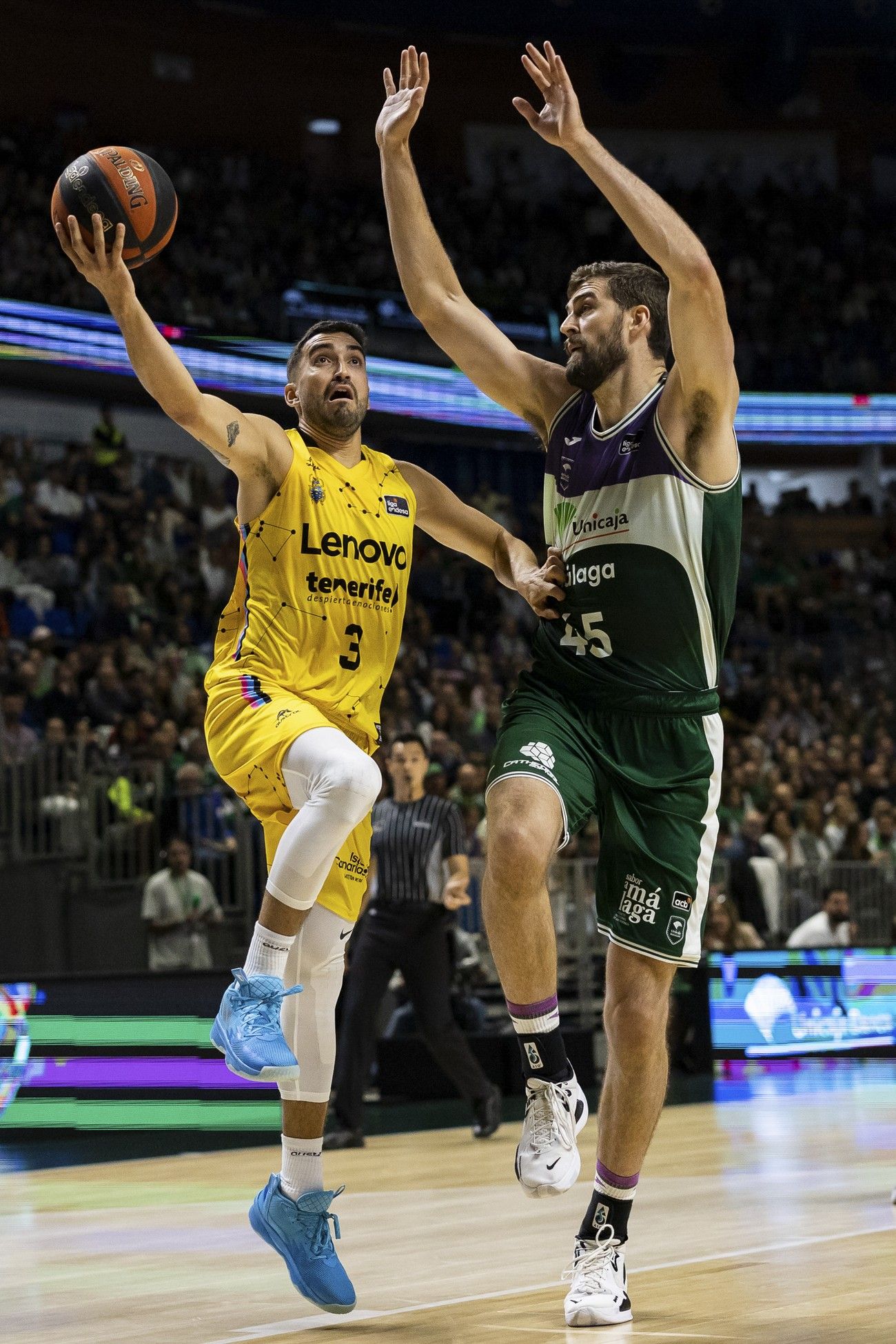 El Lenovo Tenerife cae derrotado ante el Unicaja Málaga (75-71) pero mantiene el cuarto puesto