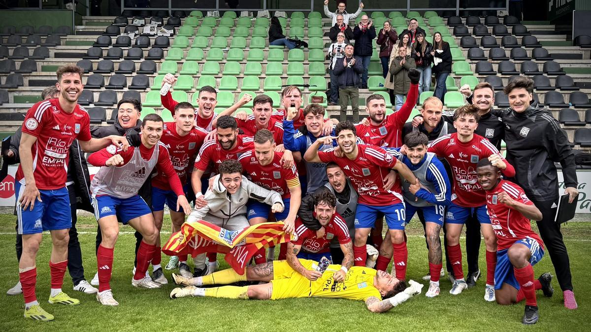 Los jugadores del Tarazona celebran el último triunfo