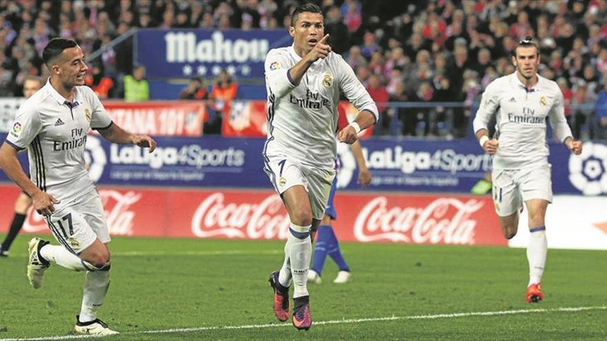 Ronaldo golpea al Atlético en el último derbi en el Calderón