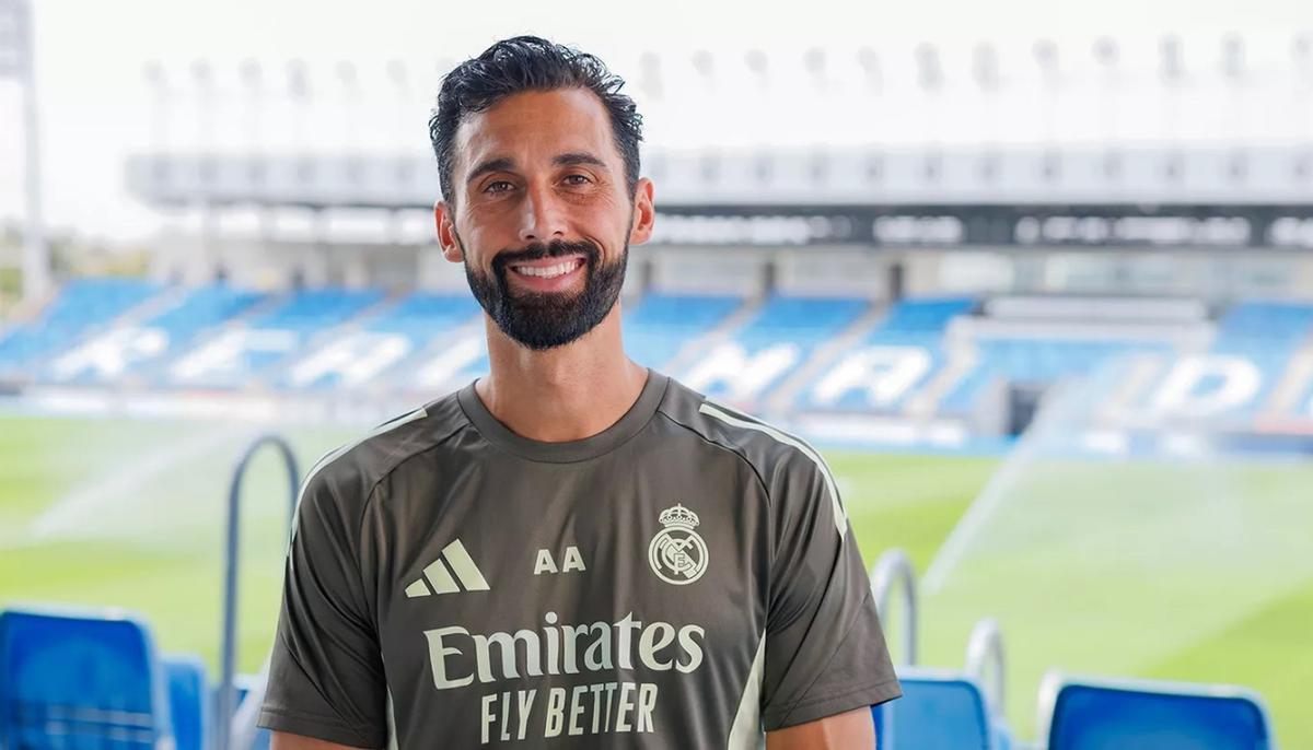 Álvaro Arbeloa se estrena como nuevo técnico del Real Madrid.
