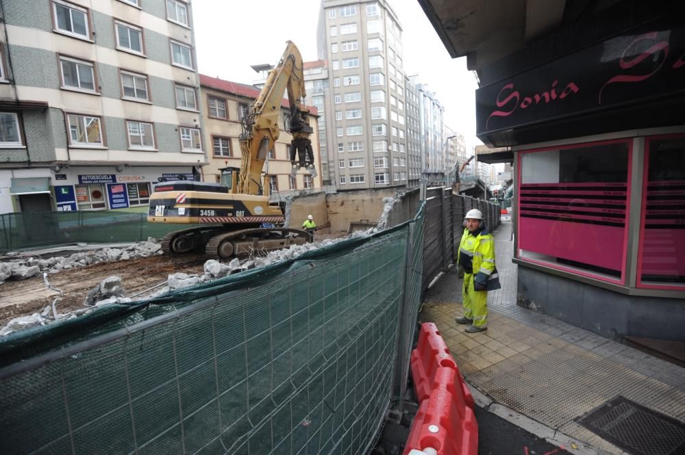 La Av.Fisterra reabre al tráfico ya sin viaducto