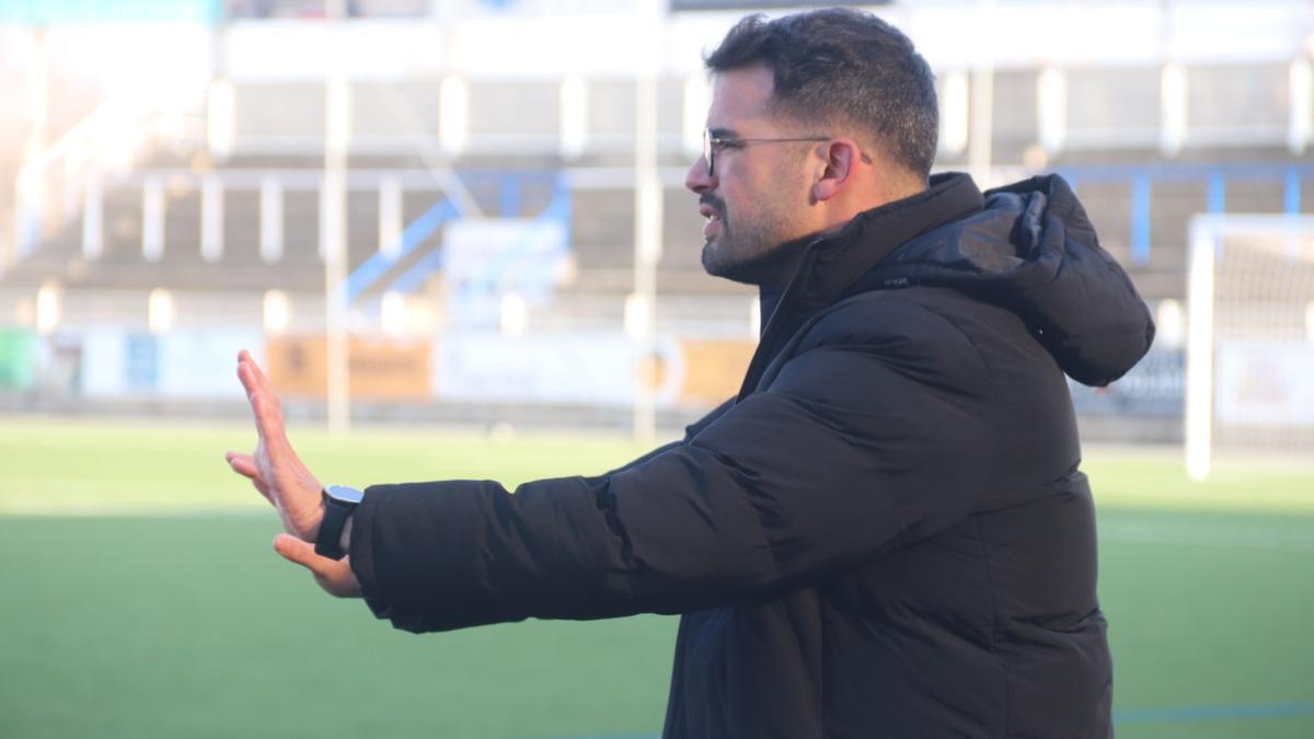 Víctor López, entrenador del Figueres