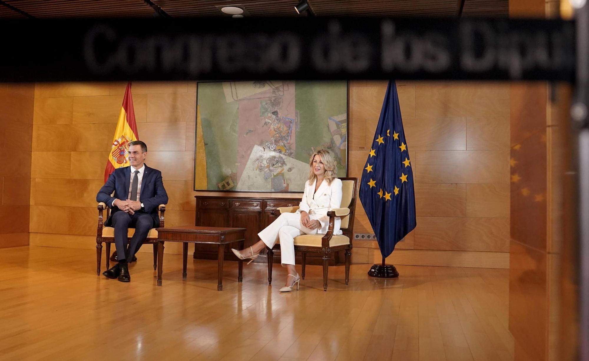 La reunión entre Pedro Sánchez y Yolanda Díaz, en imágenes