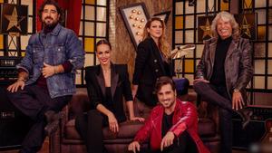 Eva Gónzalez y los coaches de la tercera edición de ’La voz senior’ en Antena 3.