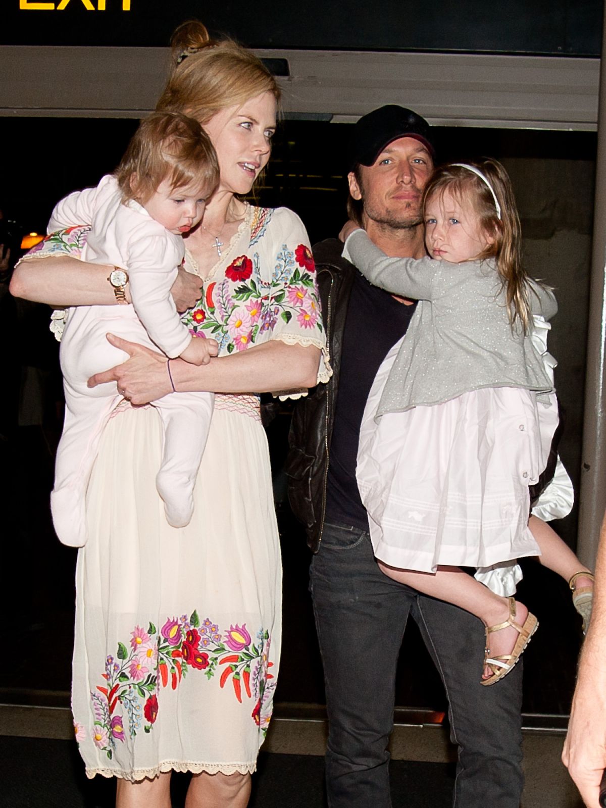 Nicole Kidman con sus hijas menores cuando eran pequeñas