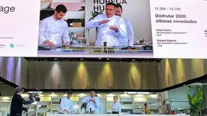 Oriol Castro, durante la ponencia en Alimentaria este lunes en la que ha explicado las novedades de Disfrutar junto con Eduard Xatruch.