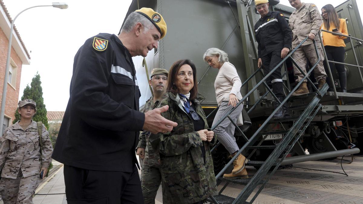 La ministra de Defensa, Margarita Robles, en València