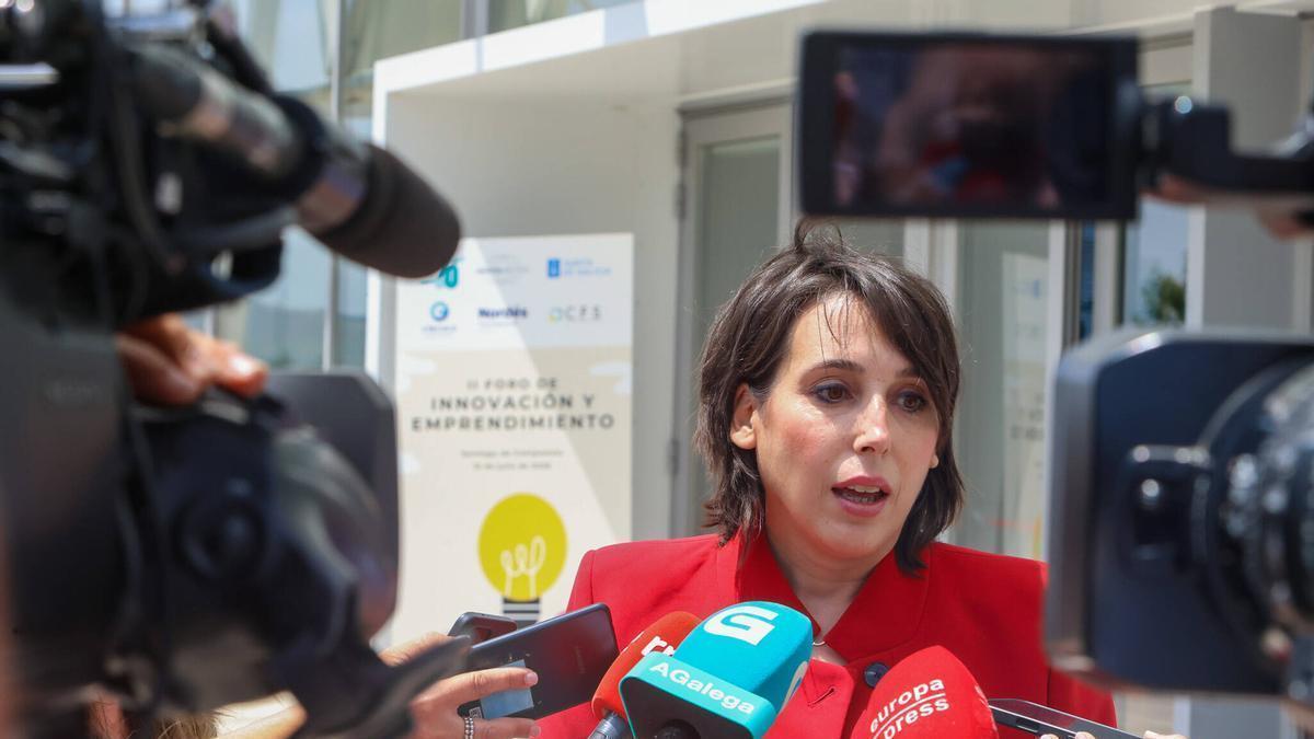 La conselleira de Industria, María Jesús Lorenzana, anuncia el archivo definitivo del proyecto de Altri