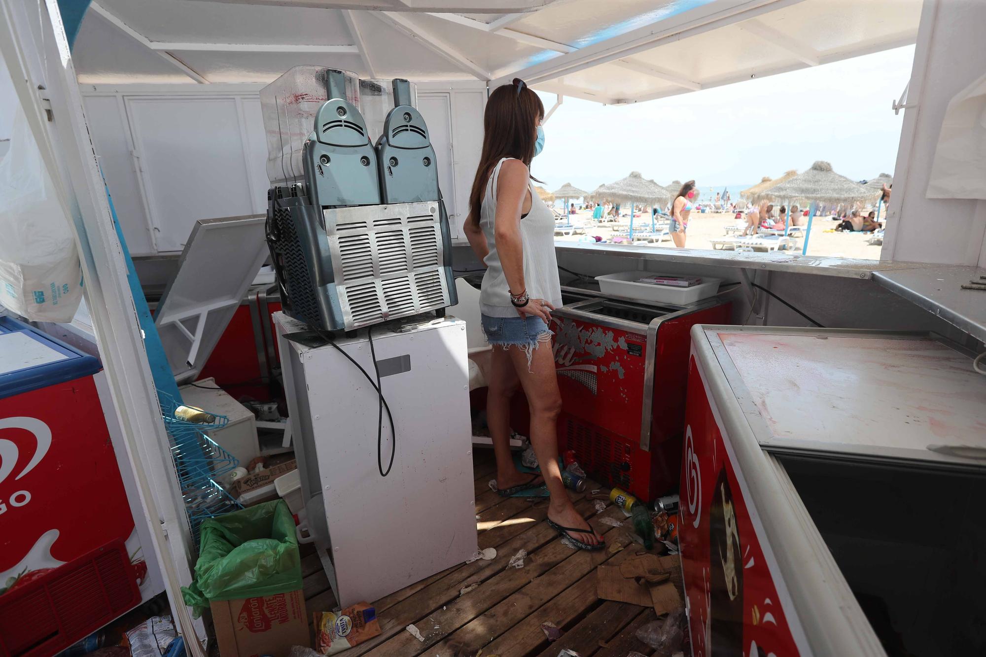 Así ha sido el acto vandálico en los chiringuitos de la playa de la Malva-rosa