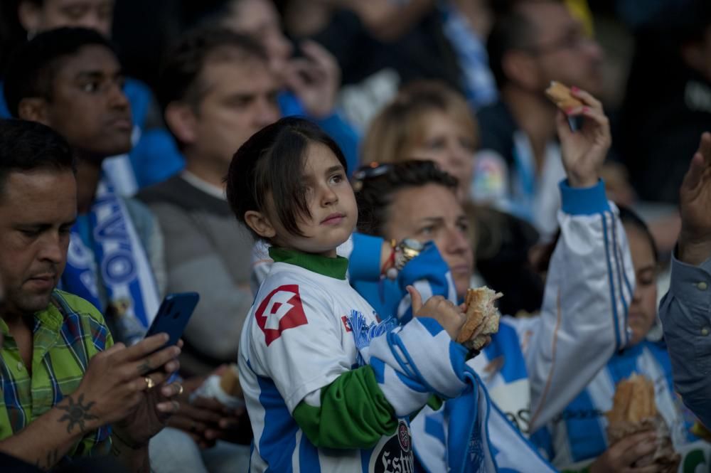 La afición del Dépor llena Riazor ante el Mallorca