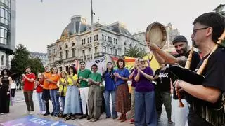 Orgullo y "emoción" en el colectivo LGTBI de Asturias tras aprobarse la ley que reclamaban: "Un ejemplo de buena política y de consenso para toda España"
