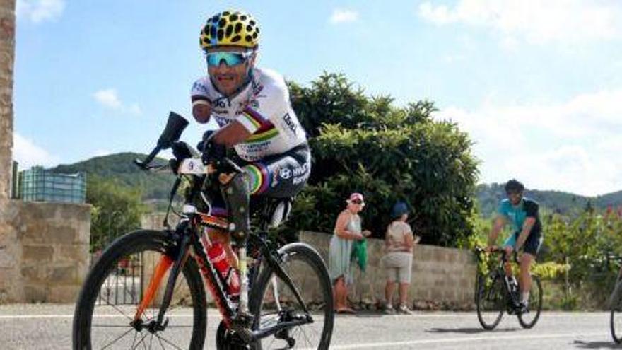 Ricardo Ten durante la jornada de ayer en la que completó 100 kilómetros.