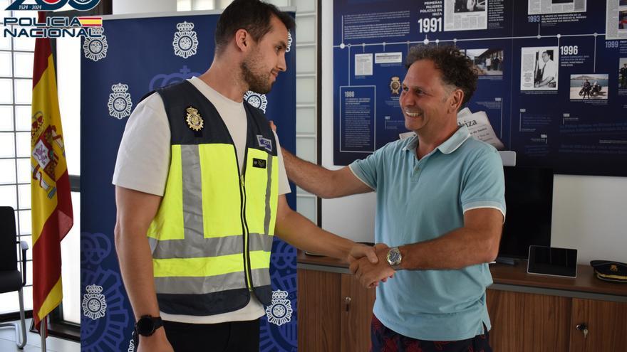 La Policía de Ibiza entrega a su propietario un reloj de 42.000 euros después de que se lo robasen