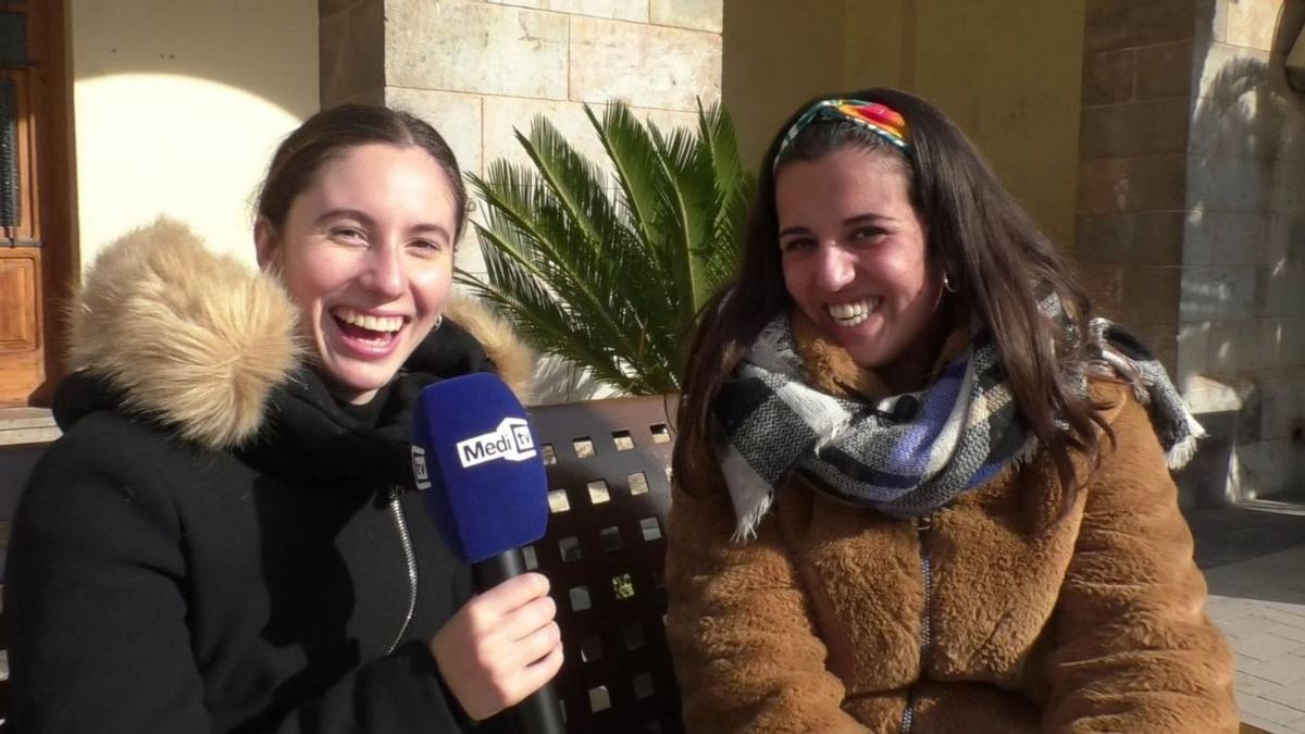 Claudia Arrufat y Sandra Segarra buscan la opinión de los vecinos y vecinas de Castellón sobre los temas de actualidad.