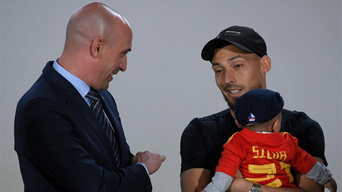 Silva, emocionado con el homenaje de la selección en Gran Canaria