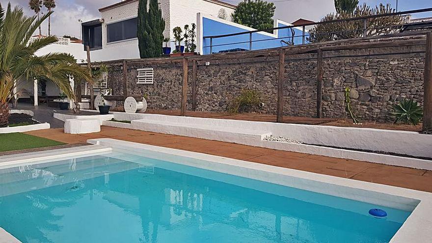 El alquiler de terrazas y piscinas por horas despega en Canarias