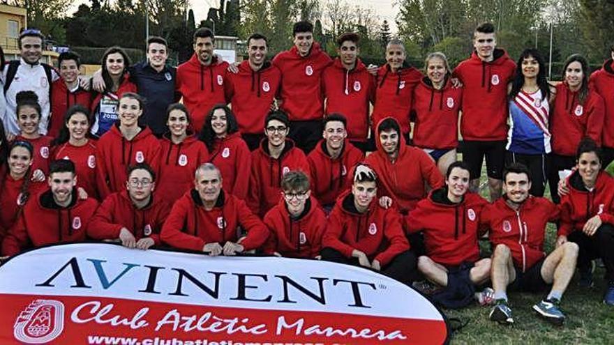 Els atletes de l&#039;Avinent CA Manresa, després de la jornada celebrada a l&#039;estadi del Congost