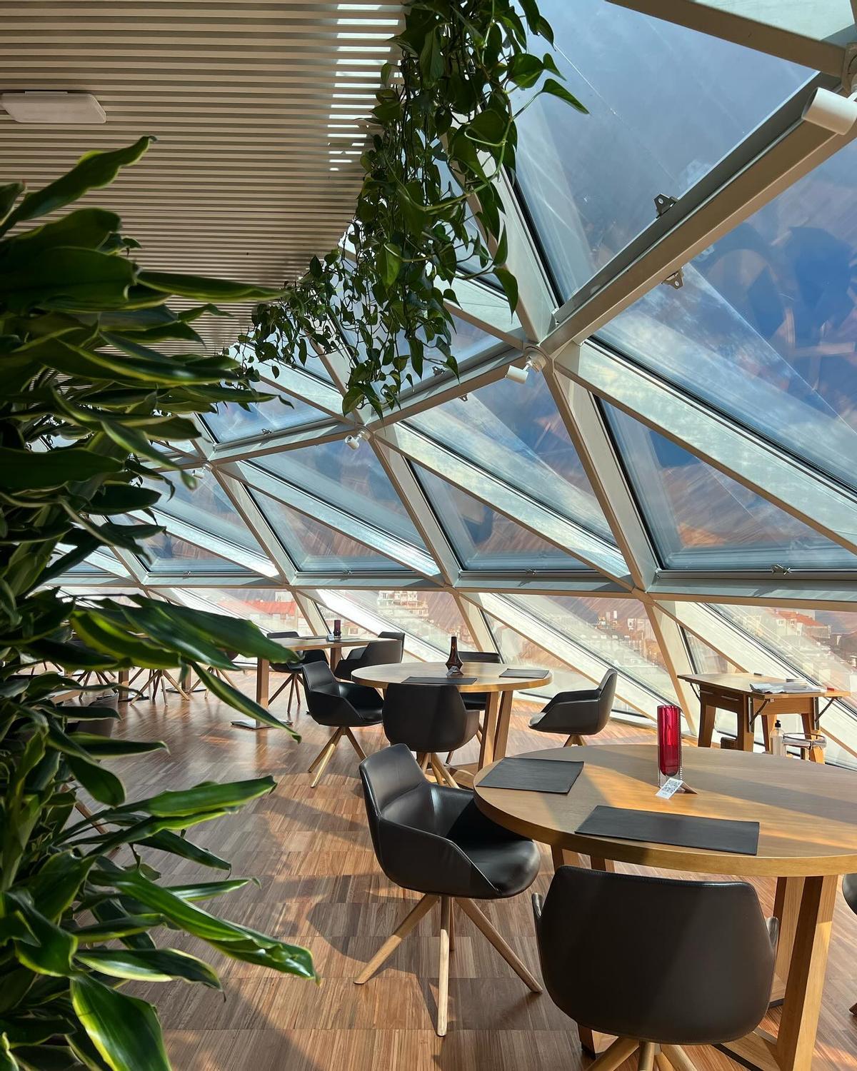 Así es el espectacular restaurante situado en la cúpula de la sede del Celta