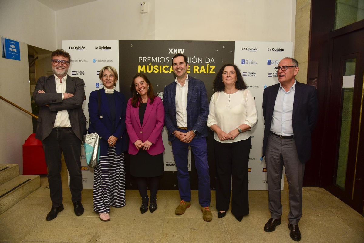 Autoridades nos Premios Opinión da Música de Raíz.