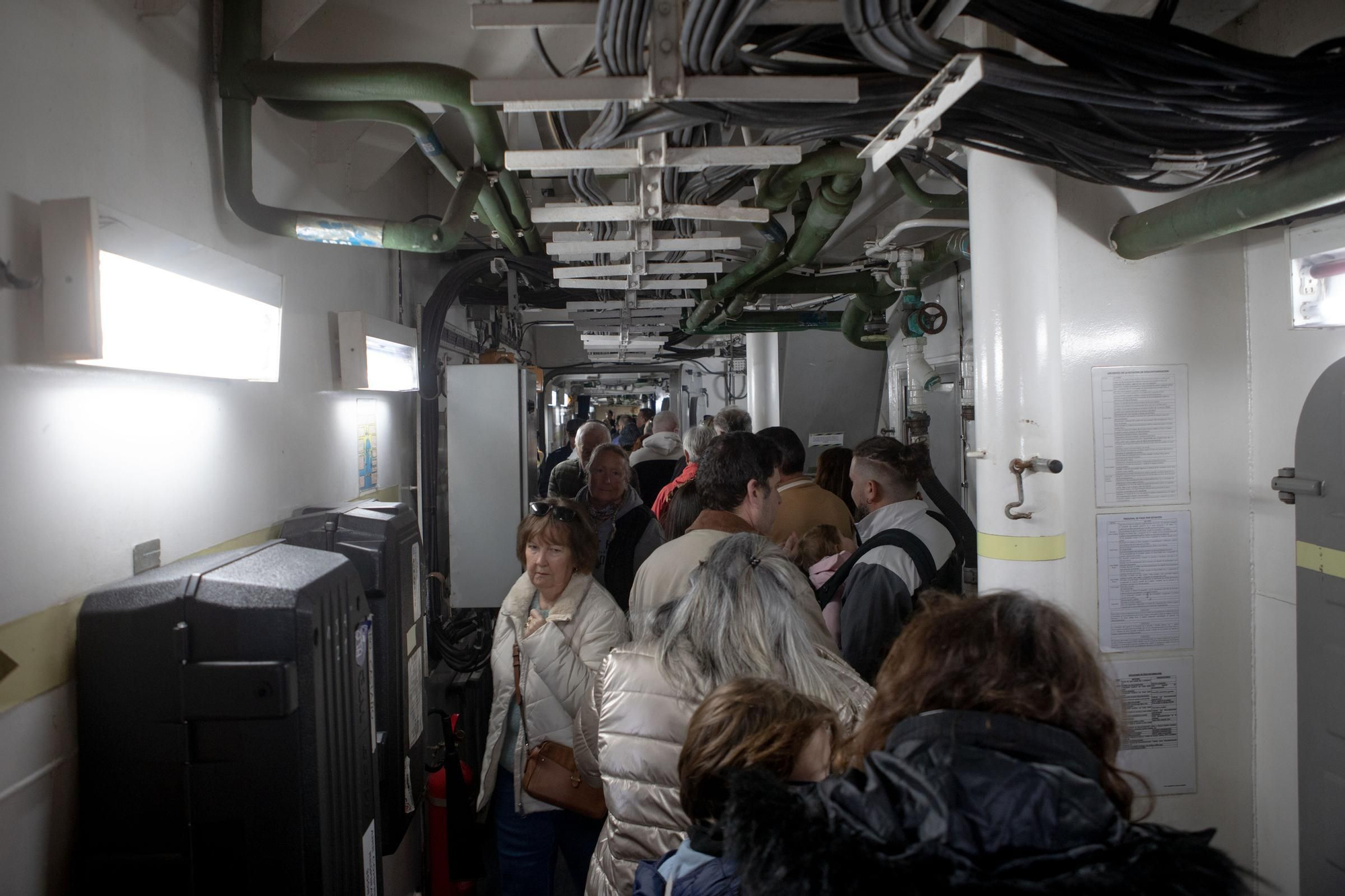 La primera jornada de puertas abiertas en la fragata 'Almirante Juan de Birbón', en imágenes