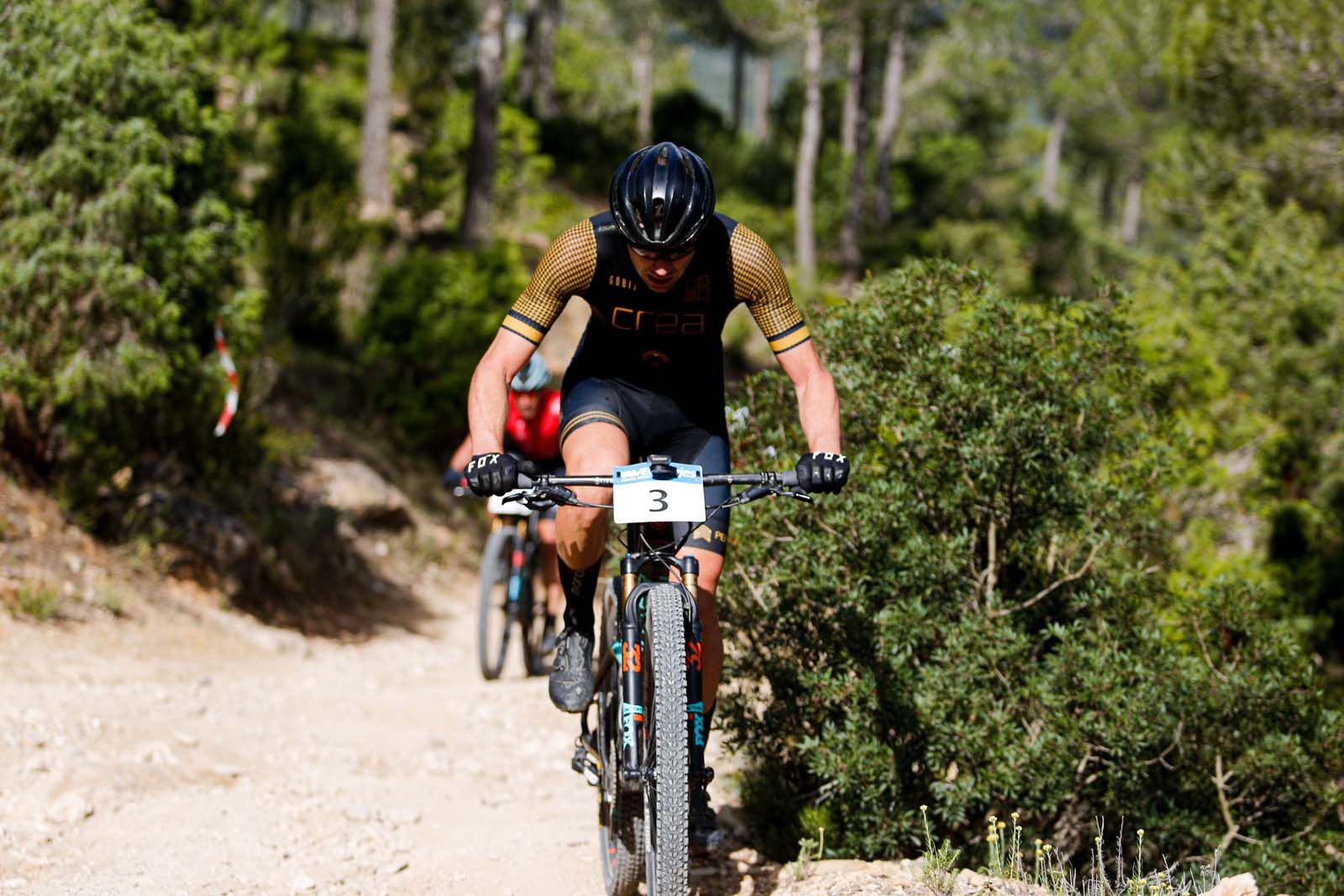 Victorias para Francisco José Medina y Laura Ríos en el Trofeo BTT Portinatx