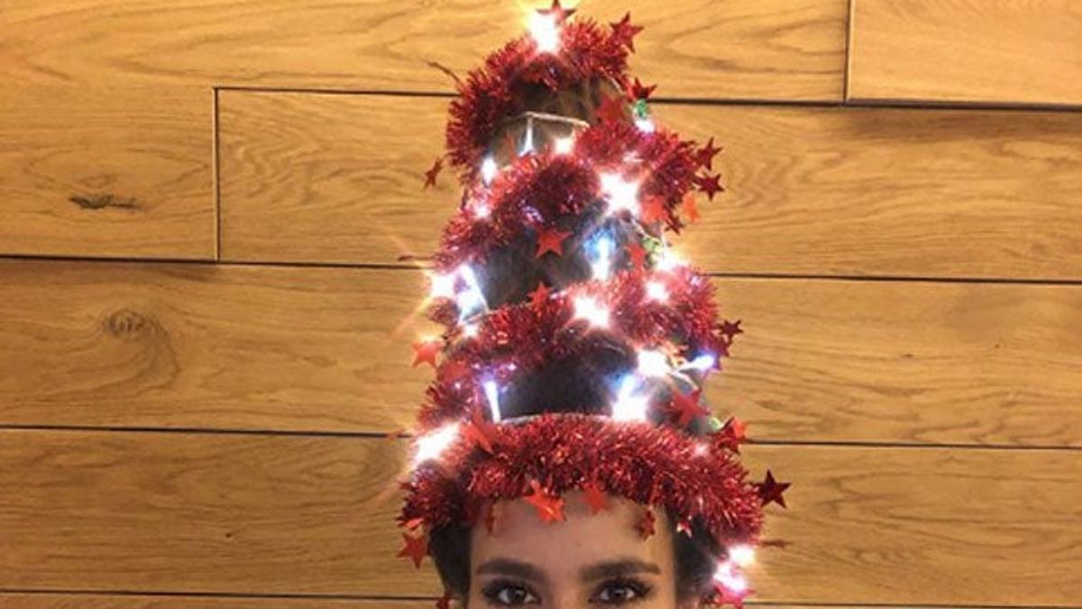 Cristina Pedroche, con el árbol de Navidad en la cabeza