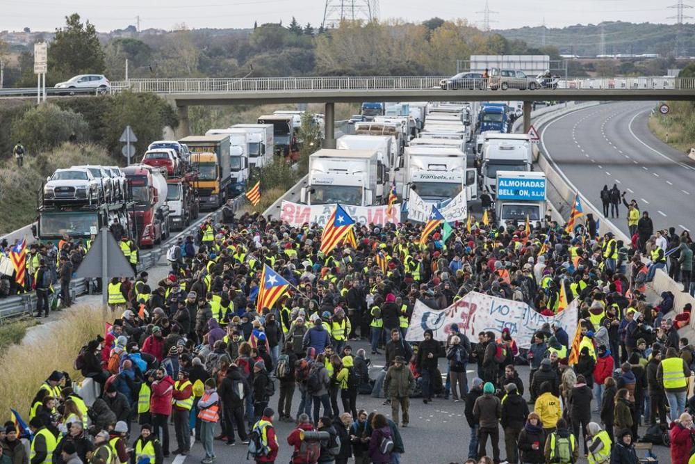 Talls a diverses carreteres gironines amb motiu de la vaga