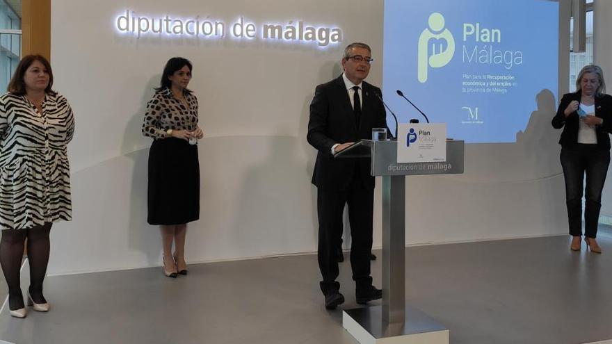 El presidente de la Diputación, Francisco Salado, durante la presentación del Plan Málaga.