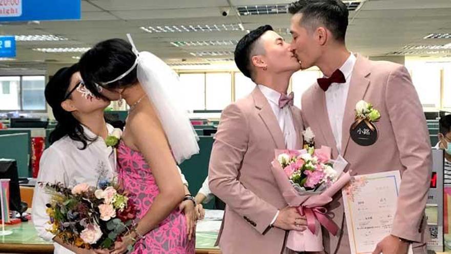 Taiwán celebra los primeros matrimonios homosexuales de Asia