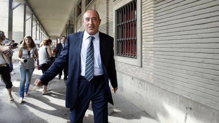 El fiscal pide 4 años de cárcel para el exconcejal Antonio Becerril por cohecho y blanqueo de capitales