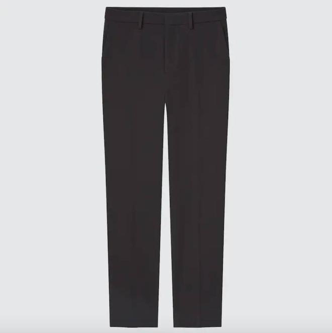 Pantalón negro de corte casual de Uniqlo