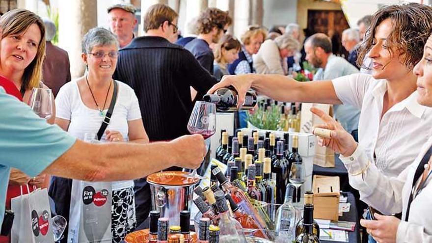 Der Eintritt auf die Weinmesse kostet 10 Euro.